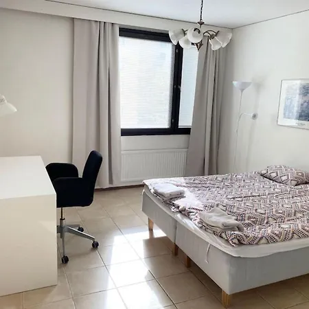 Apartment Pihlajisto 1 - Newly Renovated Spacious 4-bedroom With Patio, Free Parking *