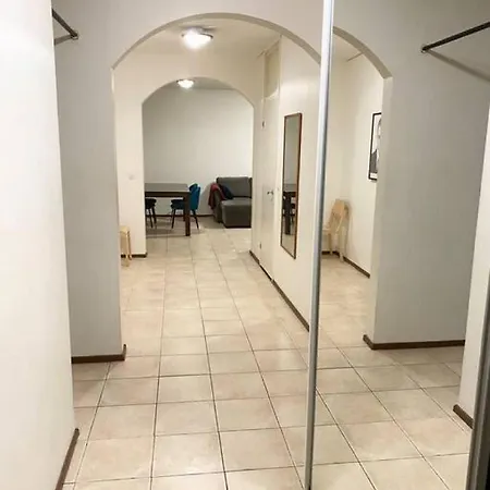 Apartment Pihlajisto 1 - Newly Renovated Spacious 4-bedroom With Patio, Free Parking