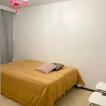 Apartment Hhh Newly Renovated Big 4-bedroom With Balcony, Free Parking For 2 Cars Helsinki