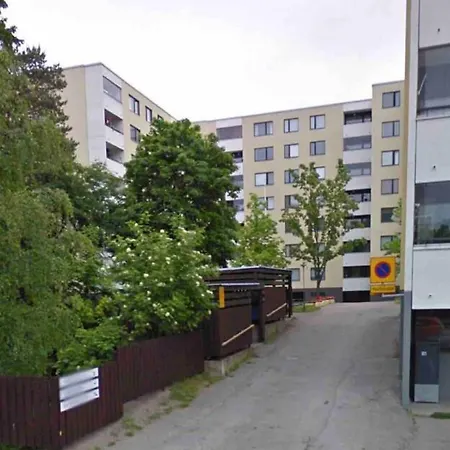 Apartment Pihlajisto 1 - Newly Renovated Spacious 4-bedroom With Patio, Free Parking *