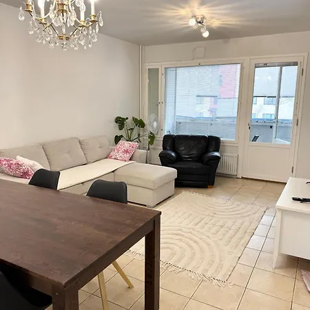 Hhh Newly Renovated Big 4-bedroom With Balcony, Free Parking For 2 Cars 公寓