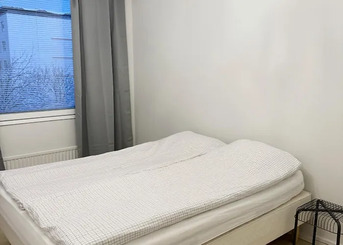 Hhh Newly Renovated Big 4-bedroom With Balcony, Free Parking For 2 Cars هلسنكي