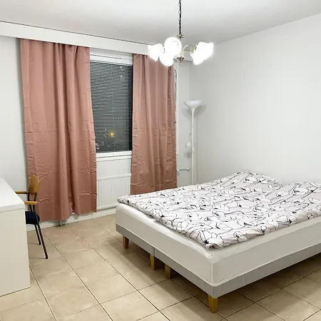 شقة Hhh Newly Renovated Big 4-bedroom With Balcony, Free Parking For 2 Cars هلسنكي