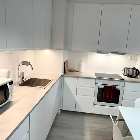 شقة Hhh Newly Renovated Big 4-bedroom With Balcony, Free Parking For 2 Cars